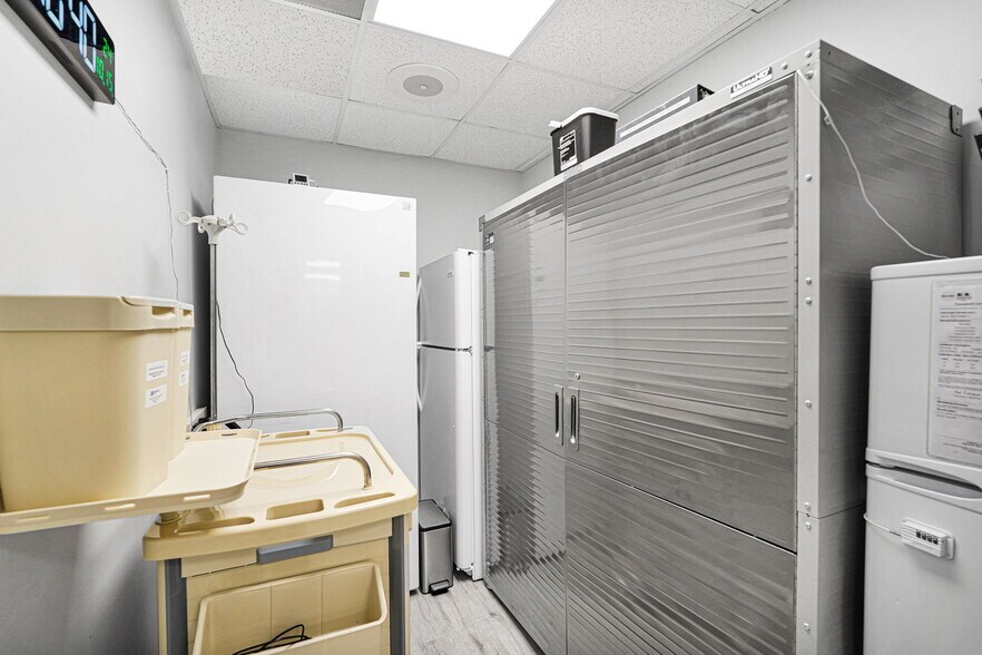 More Photos Of 2645 SW 37th Ave, Miami Medical For Sale