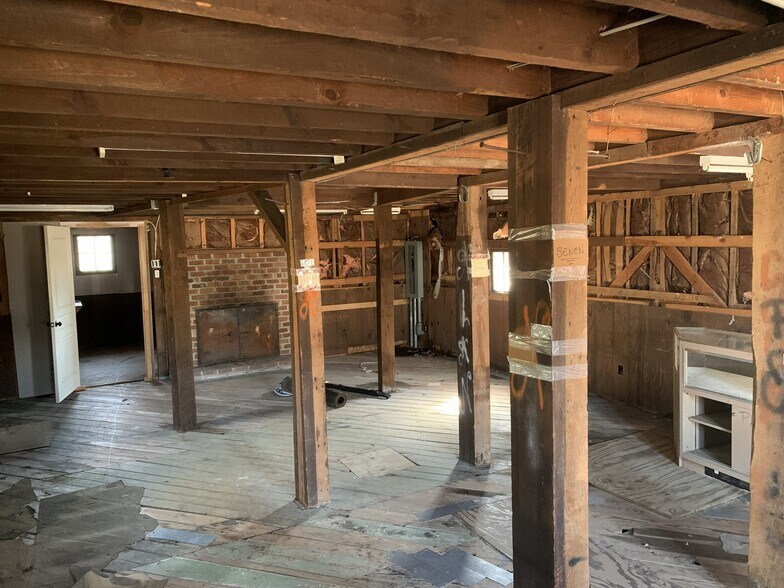 More Photos Of 1211 S Main St, Lillington Freestanding For Sale