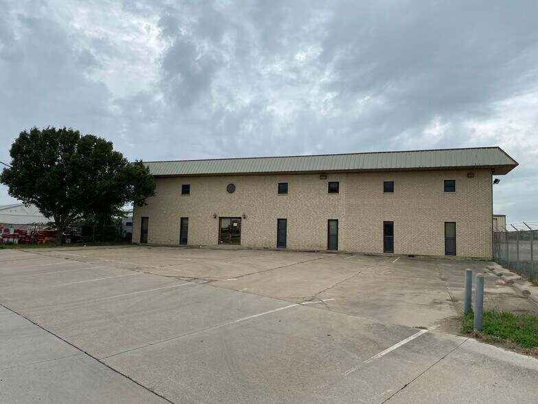More Photos Of 522 Benson Ln, Roanoke Office For Lease