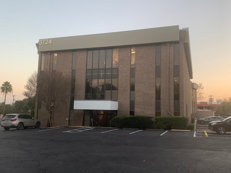 More Photos Of 3724 Jefferson St, Austin Office For Lease