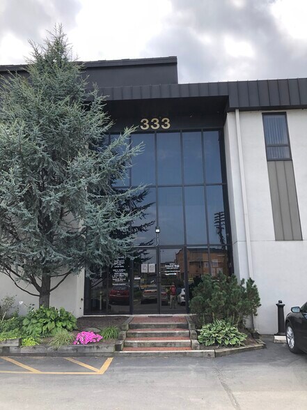 More Photos Of 333 W Union St, Allentown Flex For Lease
