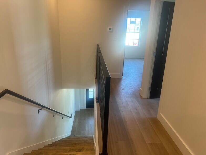 More Photos Of 205 Walker St, Franklin Multifamily For Lease