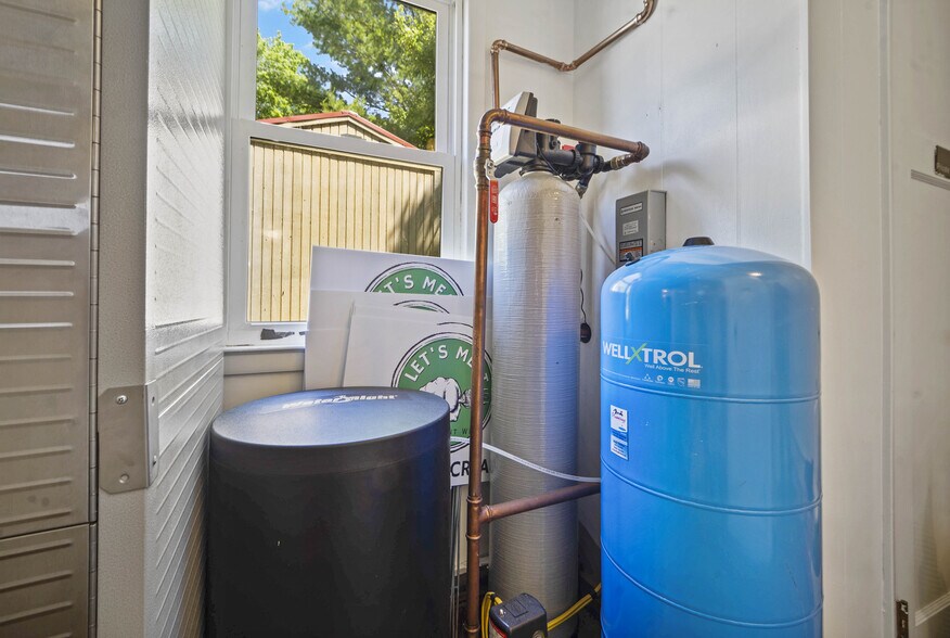 More Photos Of E6659 Wolf River Dr, Fremont General Retail For Sale