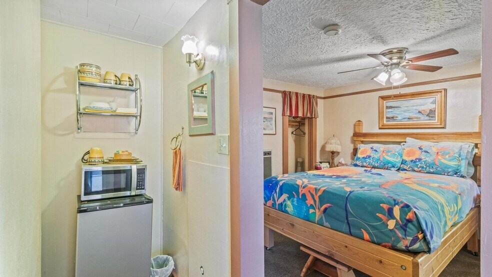 More Photos Of 295 N Main St, Glendale Hospitality For Sale