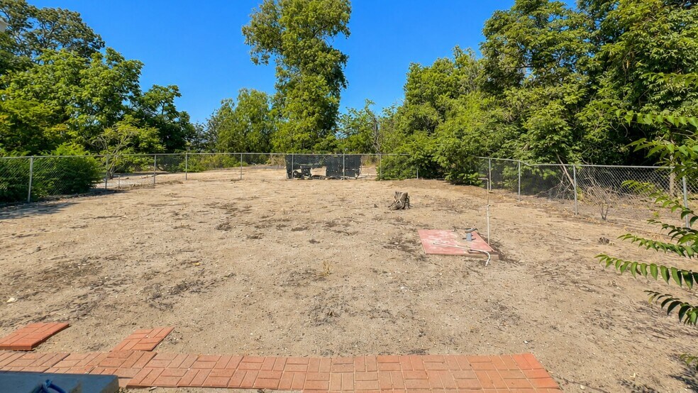 More Photos Of 11139 Laurel Ave, Bloomington Land For Sale