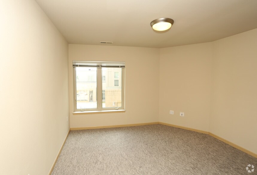 More Photos Of 141 Main St, Racine Apartments For Sale