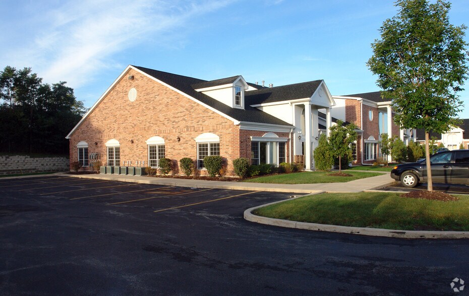 More Photos Of 33 W Higgins Rd, South Barrington Unknown For Lease