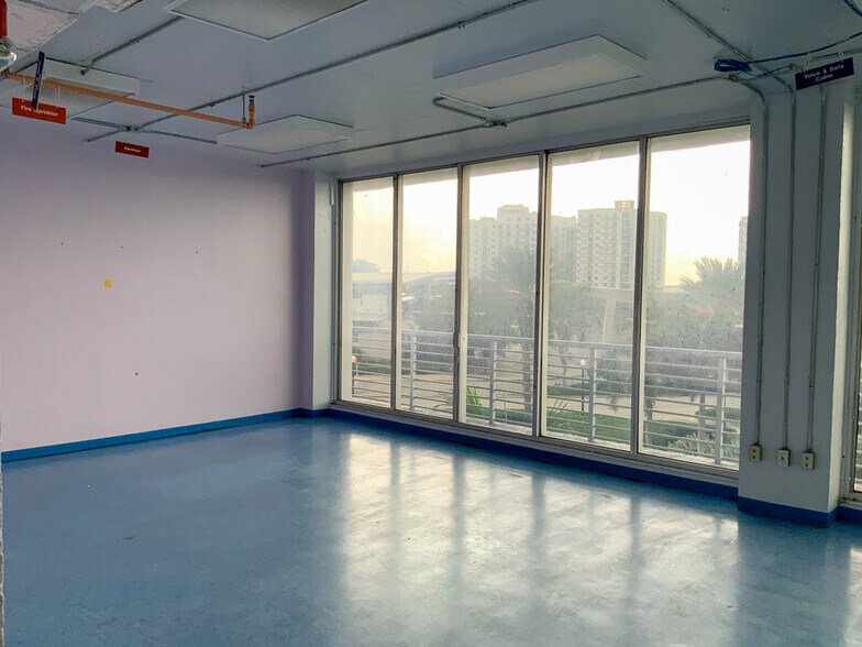 More Photos Of 1720 Harrison St, Hollywood Office Residential For Sale