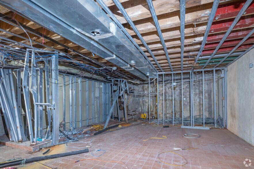 More Photos Of 1113 W Randolph St, Chicago Storefront Retail Residential For Sale