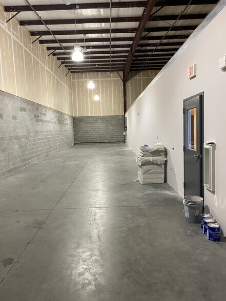 More Photos Of 1101 Chatham Pky, Garden City Flex For Lease