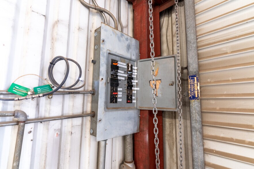 More Photos Of 68686 Summit Dr, Cathedral City Service For Sale