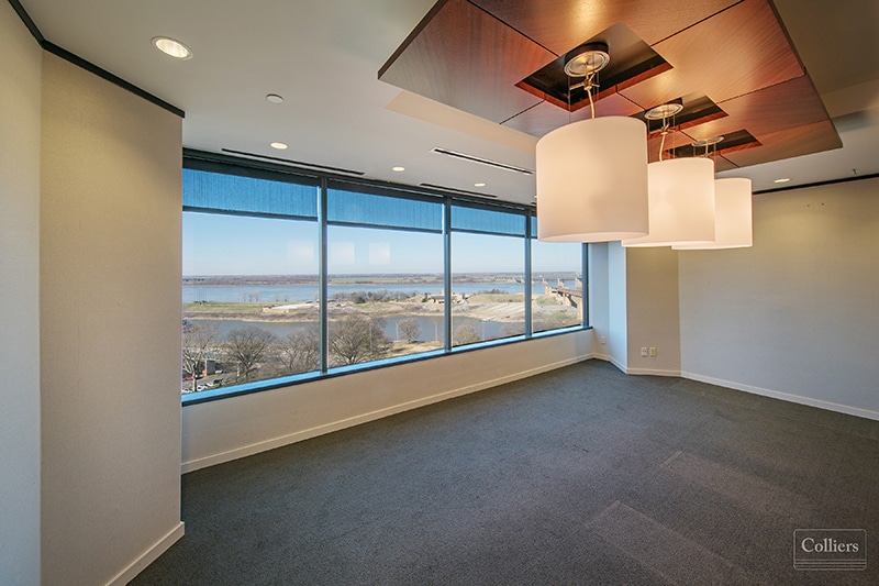 More Photos Of 50 N Front St, Memphis Office For Sale