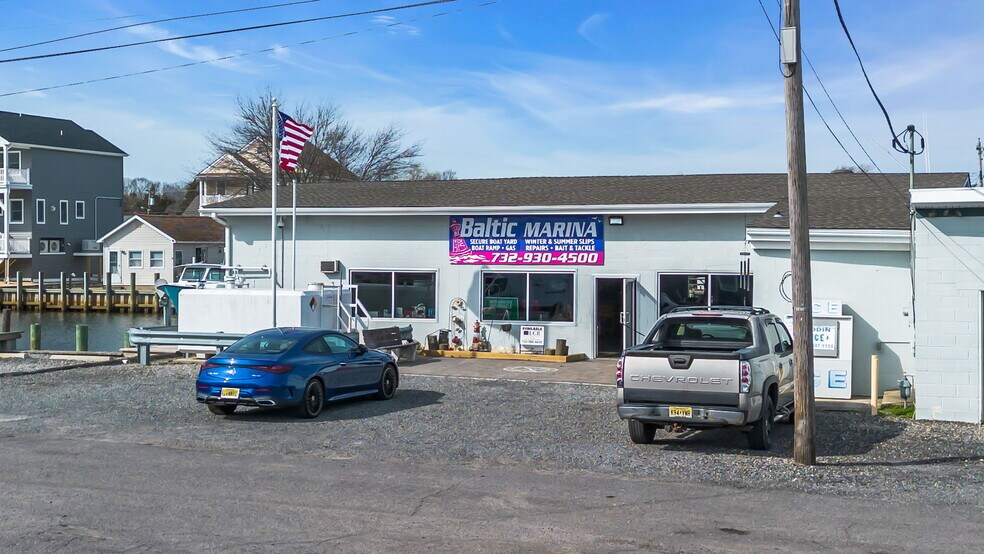 More Photos Of 101 Baltic Ave, Waretown Marina For Sale