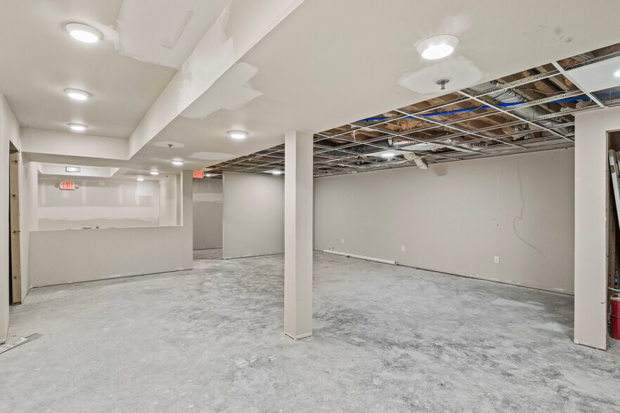 More Photos Of 160 Prosperous Pl, Lexington Medical For Sale