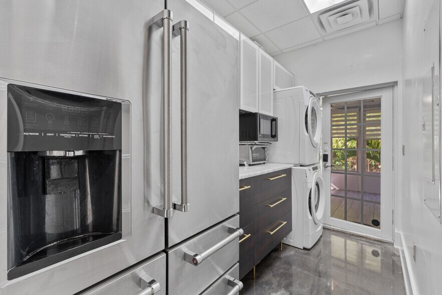 More Photos Of 13730 Cypress Terrace Cir, Fort Myers Medical For Sale