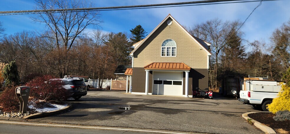 More Photos Of 24 Straitsville Rd, Prospect Showroom For Sale