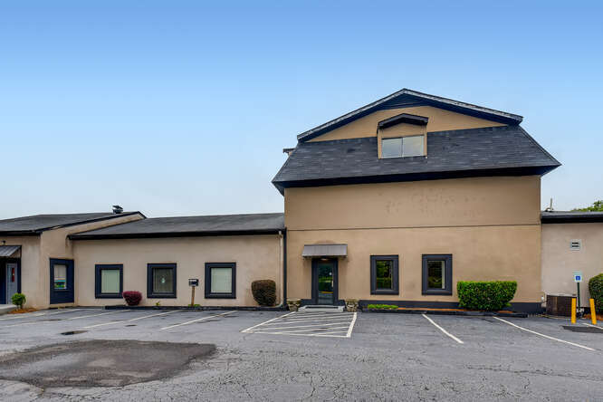 More Photos Of 1710 Defoor Ave NW, Atlanta Showroom For Lease