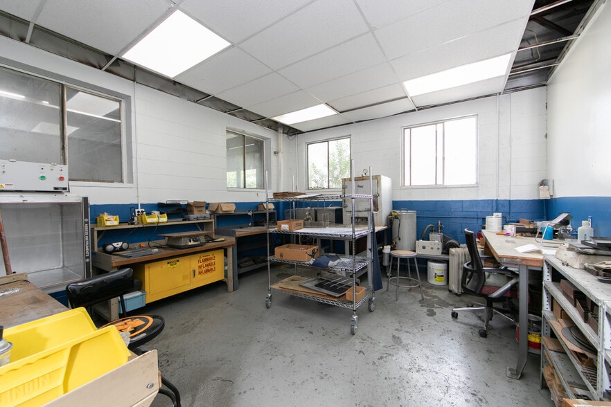 More Photos Of 355 Crider Ave, Moorestown Warehouse For Lease