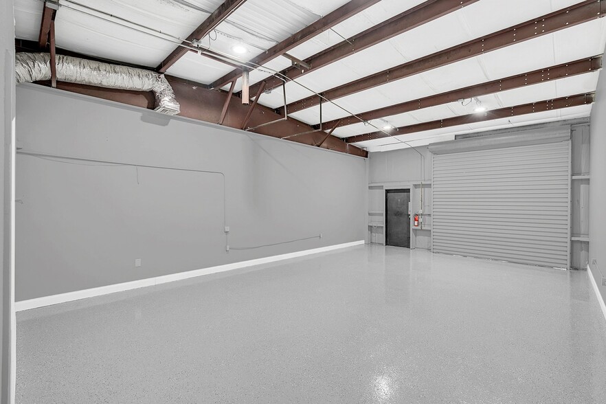 More Photos Of 5449 Benchmark Ln, Sanford Warehouse For Lease