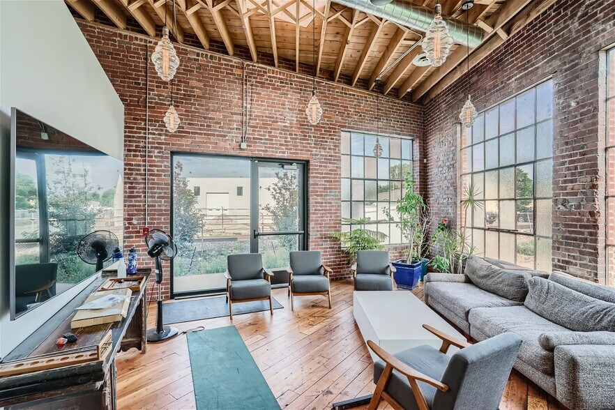 More Photos Of 389 S Lipan St, Denver Industrial For Sale