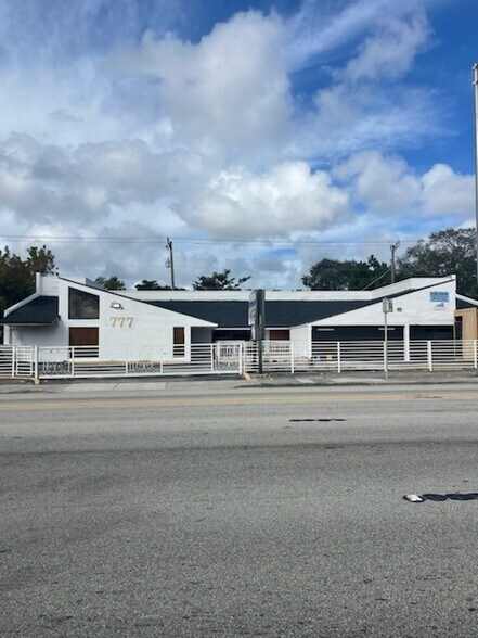 More Photos Of 777 NE 79th St, Miami Freestanding For Sale