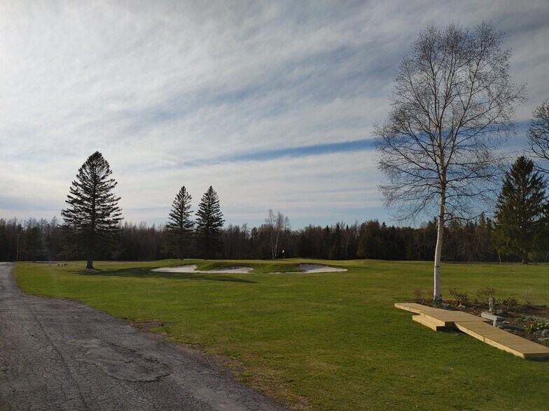 More Photos Of 487 W Gate Rd, Limestone Golf Course Driving Range For Sale