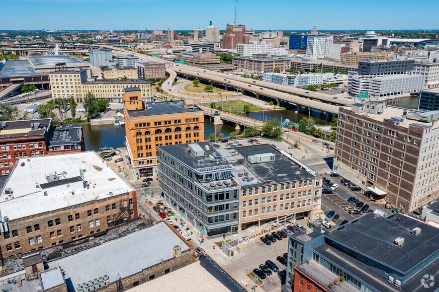 More Photos Of 220 E Buffalo St, Milwaukee Office For Sale