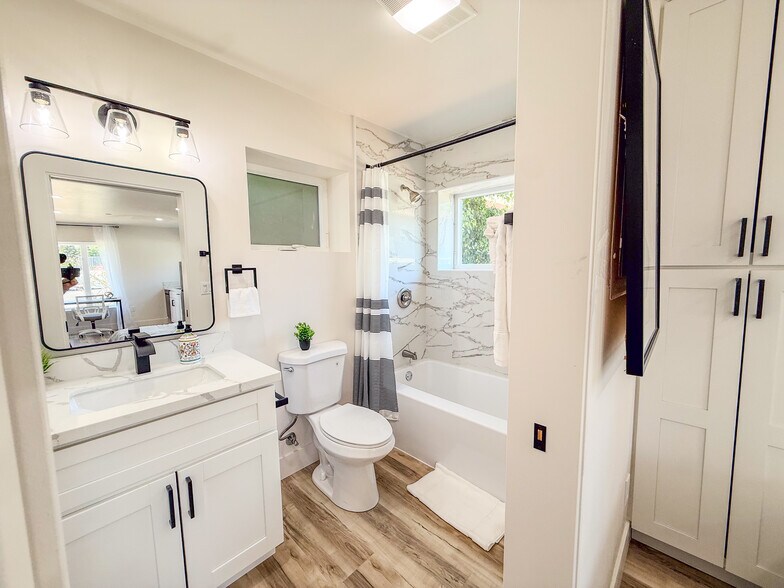 More Photos Of 2519 Columbia St, San Diego Apartments For Sale