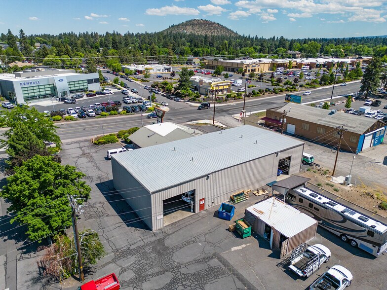 More Photos Of 2115 NE 3rd St, Bend Auto Repair For Sale