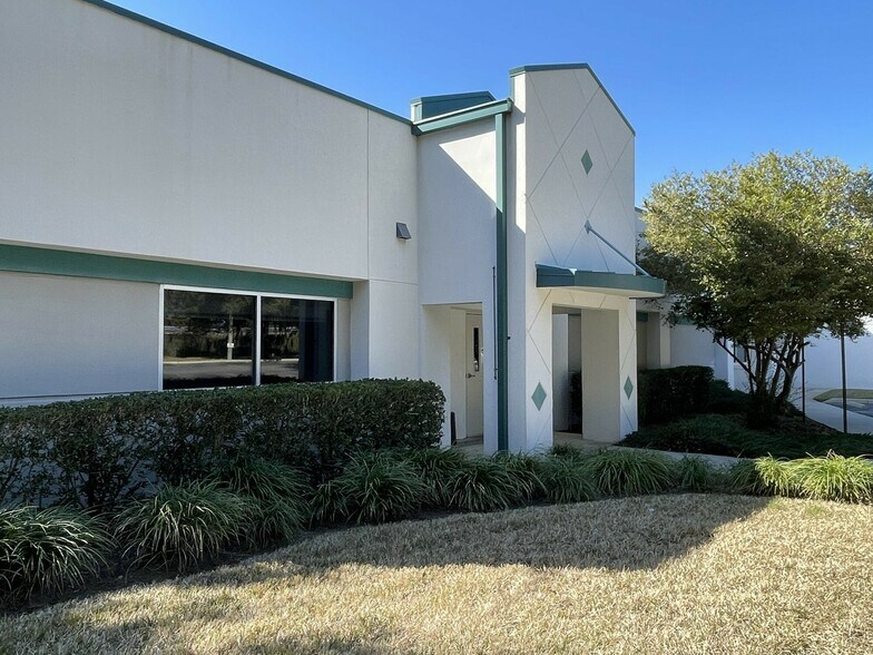More Photos Of 1615 NW 80th Blvd, Gainesville Office For Sale