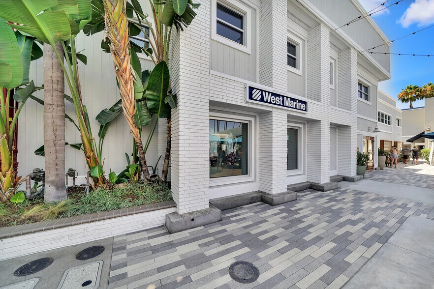 More Photos Of 3425 Via Lido, Newport Beach Storefront Retail Office For Lease