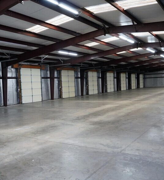 More Photos Of 150 Ayers Blvd, Belpre Light Distribution For Lease