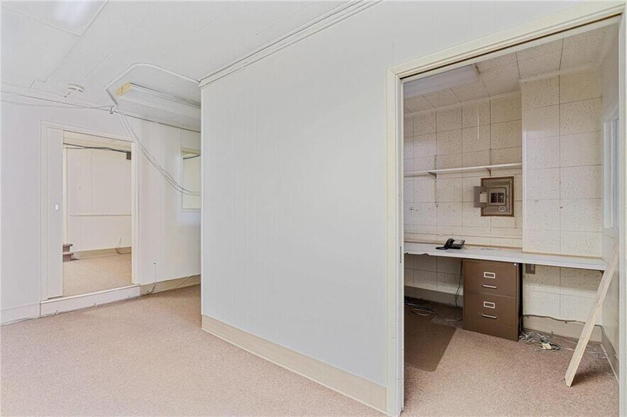 More Photos Of 911 W Hamilton St, Allentown Storefront Retail Office For Sale