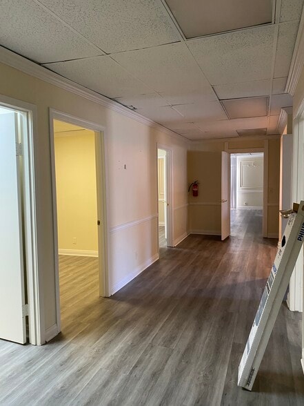 More Photos Of 1625 E 17th St, Santa Ana Office For Lease