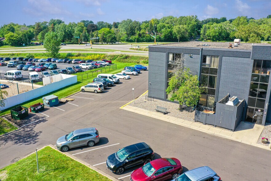 More Photos Of 2817 S Anthony Ln, Saint Anthony Office For Lease