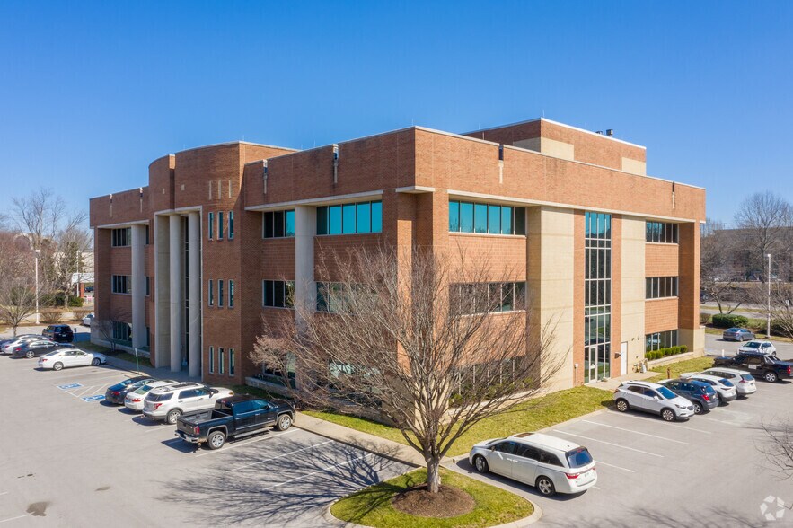 More Photos Of 1909 Mallory Ln, Franklin Medical For Lease