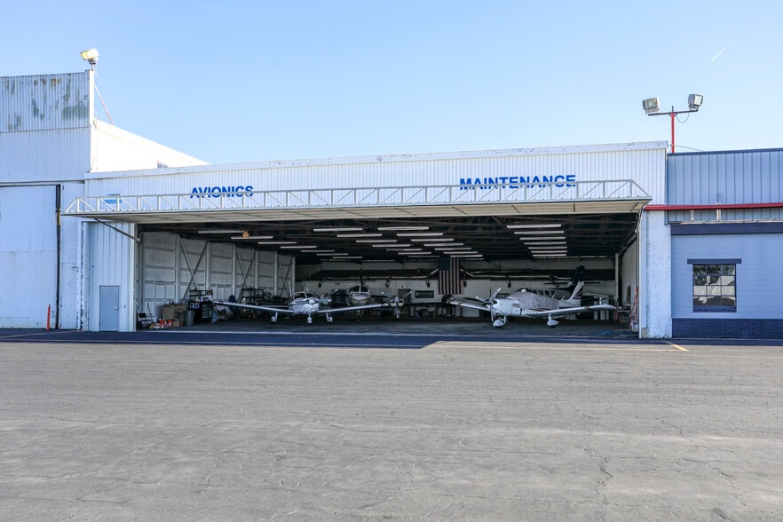 More Photos Of 58 Watson Aviation Rd, Greenville Airplane Hangar For Lease