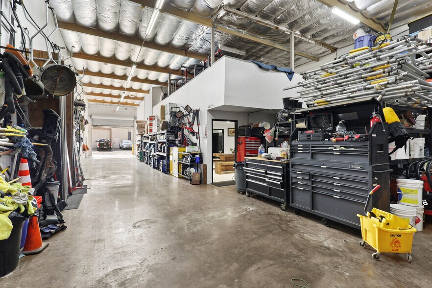 More Photos Of 12862 Foothill Blvd, Sylmar Warehouse For Sale