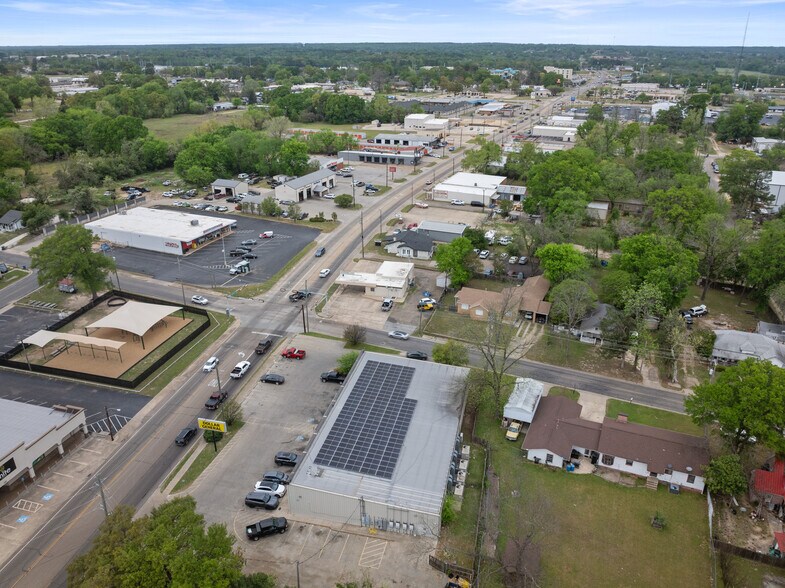 More Photos Of 1202 N Jefferson Ave, Mount Pleasant Specialty For Sale