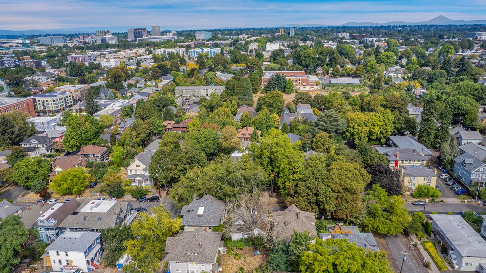 More Photos Of 1626 SE Alder St, Portland Apartments For Sale