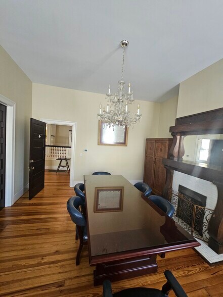 More Photos Of 403 Green St, Gainesville Office For Lease