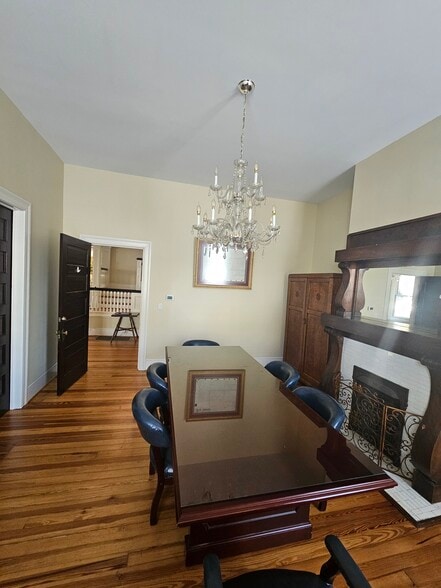 More Photos Of 403 Green St, Gainesville Office For Lease