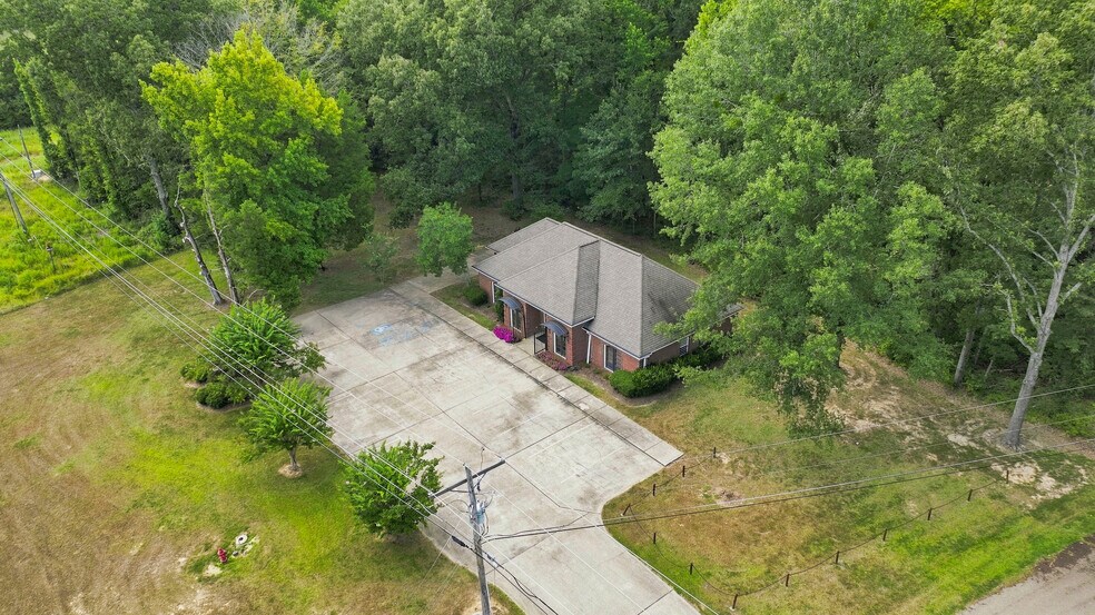 More Photos Of 200 Forest View Dr, Raymond Office For Lease