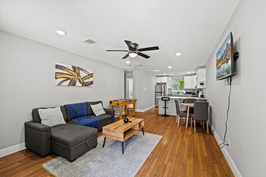 More Photos Of 2512 Calumet St, Houston Apartments For Sale