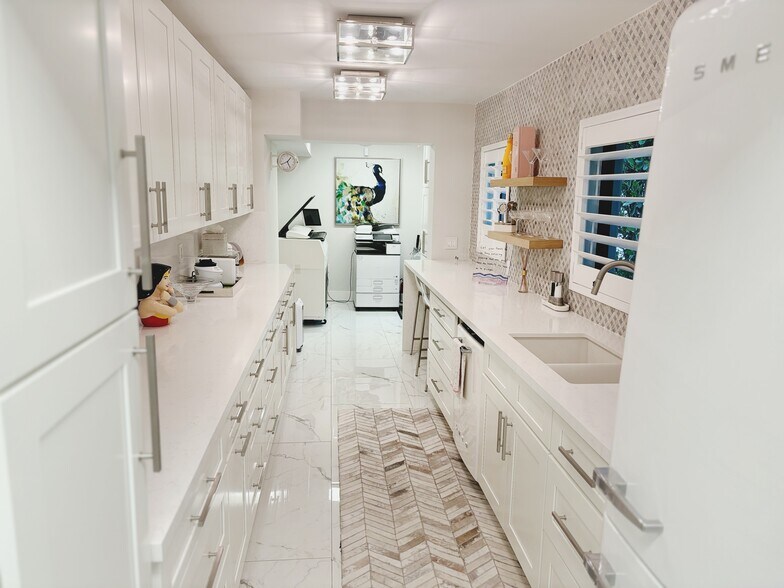 More Photos Of 301 SW 7th St, Fort Lauderdale Office For Sale