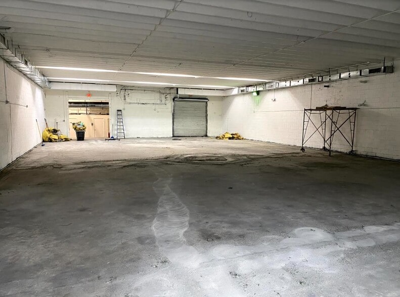 More Photos Of 5900 Stirling Rd, Hollywood Warehouse For Lease