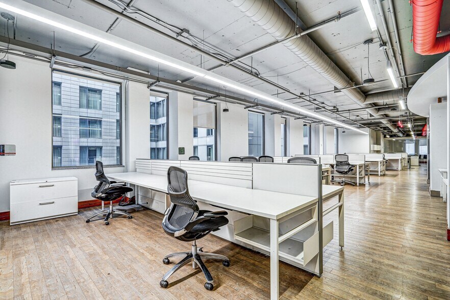 More Photos Of 215 Rue Saint-Jacques, Montréal Office For Lease