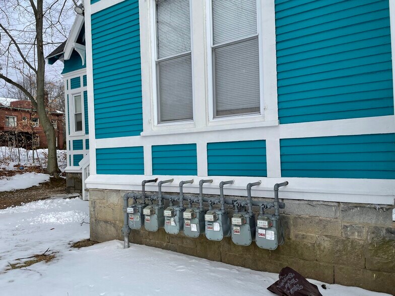 More Photos Of 36 Bellevue Ave, Bristol Apartments For Sale