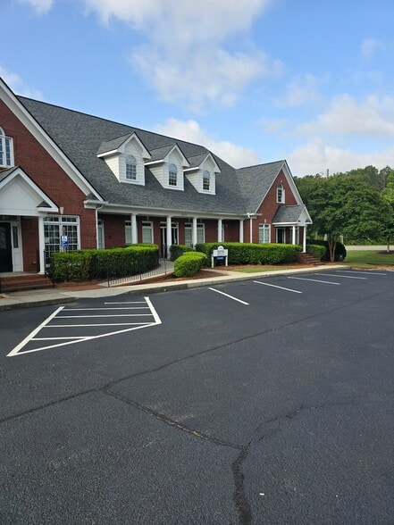More Photos Of 1610 Mars Hill Rd, Watkinsville Medical For Lease