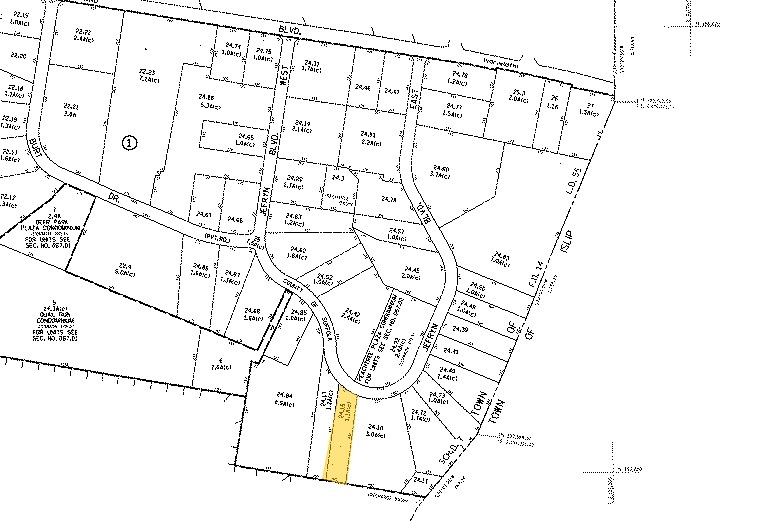 More Photos Of 48 W Jefryn Blvd, Deer Park Warehouse For Lease